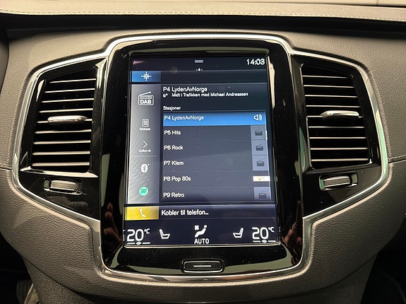 Volvo XC90 24 of 30