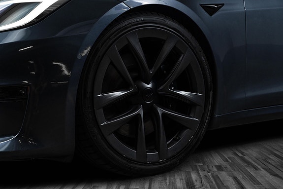 Tesla Model S 2 of 30