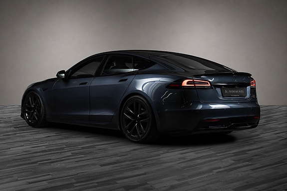 Tesla Model S 4 of 30