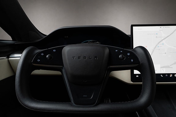 Tesla Model S 23 of 30