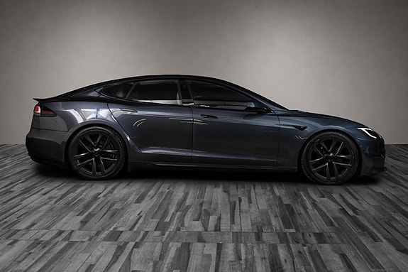Tesla Model S 7 of 30
