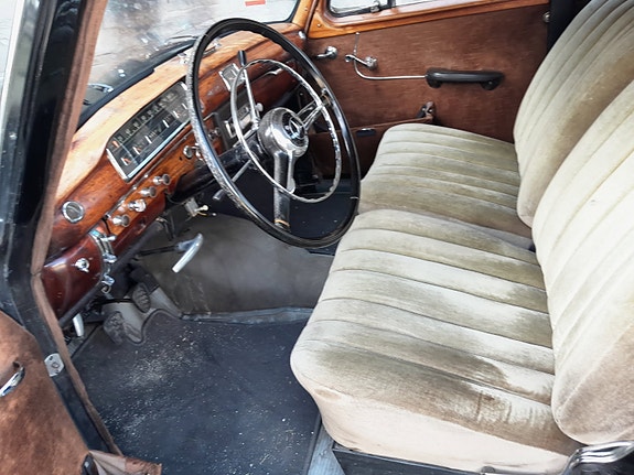 Mercedes-Benz 220 S 5 of 14