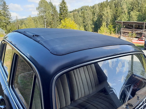 Mercedes-Benz 220 S 9 of 14