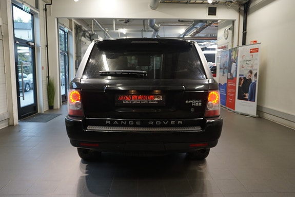 Land Rover Range Rover Sport 8 of 30