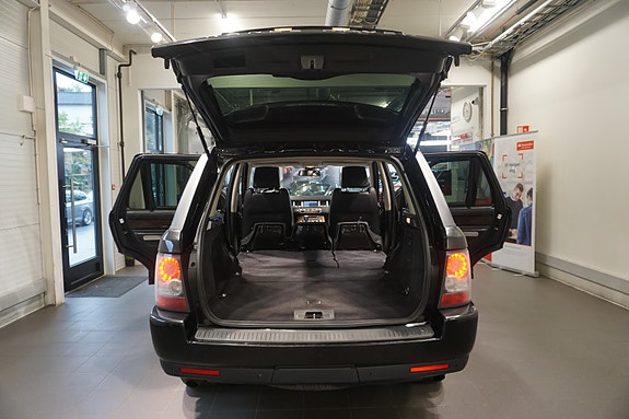 Land Rover Range Rover Sport 19 of 30