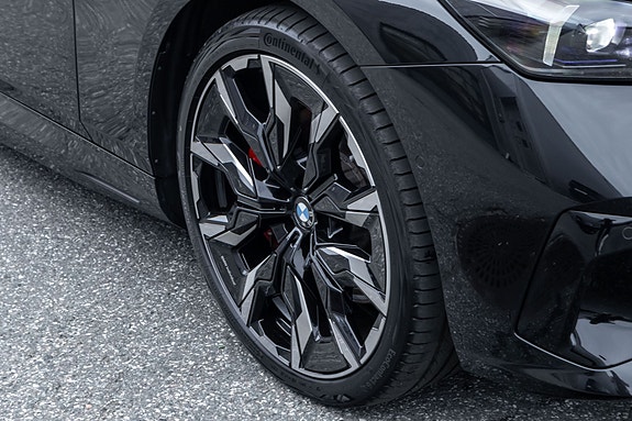 BMW i5 3 of 30