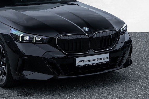 BMW i5 2 of 30