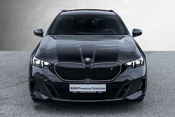 BMW i5 4 of 30