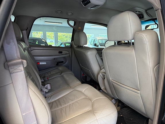 Chevrolet Tahoe 16 of 25