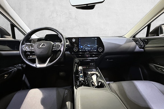 Lexus NX450h 10 of 19
