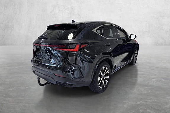 Lexus NX450h 5 of 19