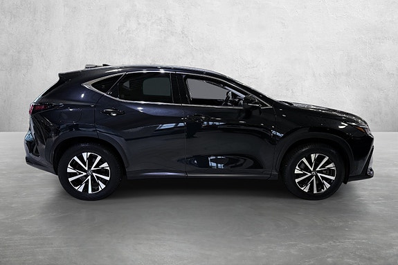 Lexus NX450h 6 of 19