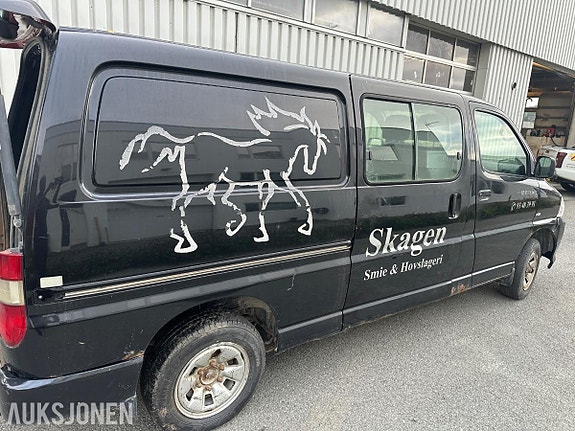 Toyota HiAce 5 of 19