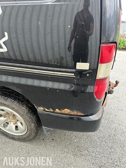 Toyota HiAce 7 of 19