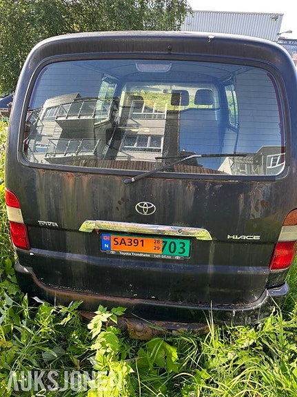 Toyota HiAce 14 of 19