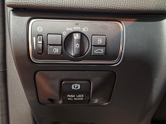 Volvo XC60 19 of 30