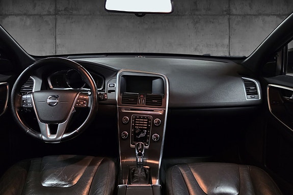 Volvo XC60 14 of 30