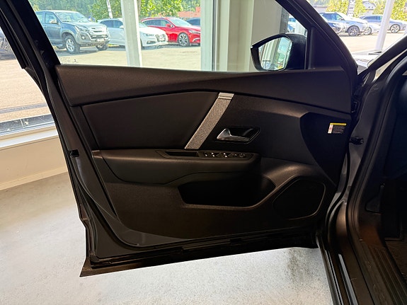 Citroen E-C4 X 18 of 30