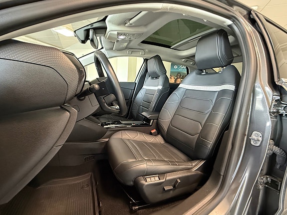 Citroen E-C4 X 12 of 30