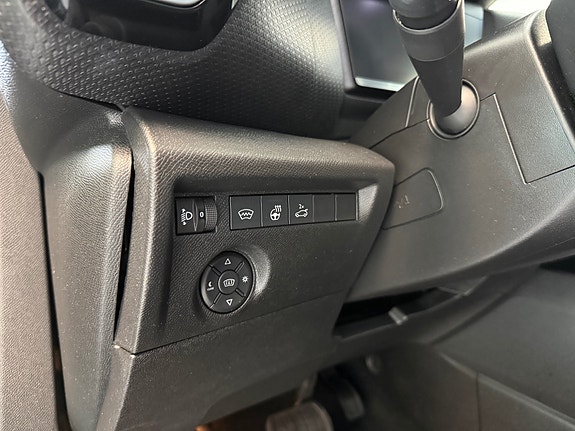 Citroen E-C4 X 17 of 30