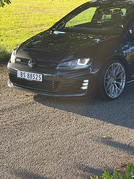 Volkswagen Golf VII 4 of 30