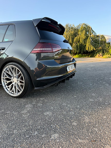 Volkswagen Golf VII 22 of 30