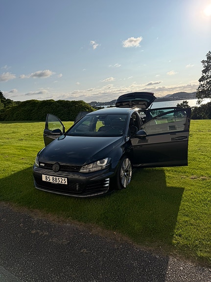 Volkswagen Golf VII 29 of 30