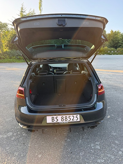 Volkswagen Golf VII 12 of 30