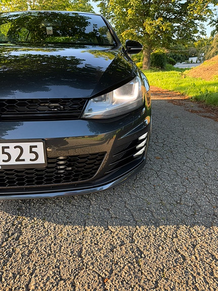 Volkswagen Golf VII 6 of 30