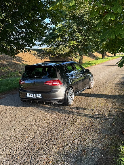 Volkswagen Golf VII 9 of 30