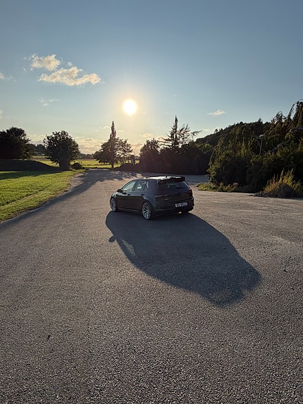 Volkswagen Golf VII 25 of 30