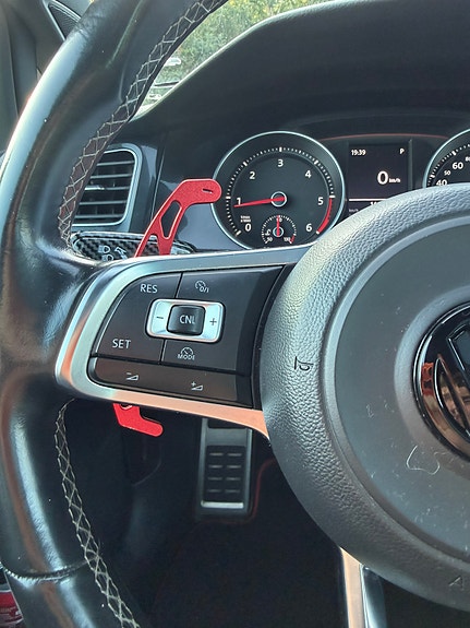 Volkswagen Golf VII 17 of 30