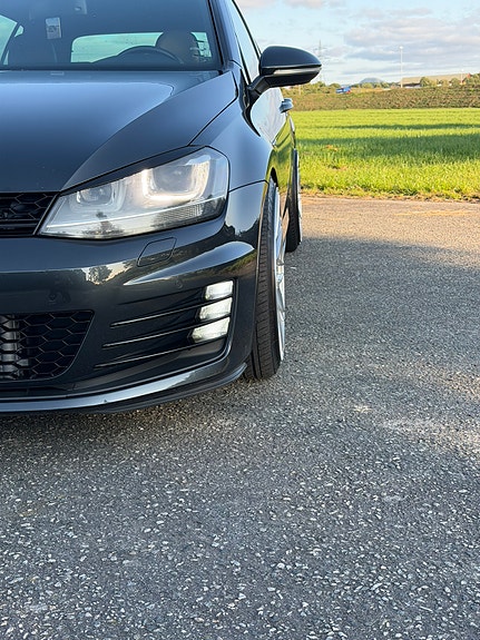 Volkswagen Golf VII 11 of 30