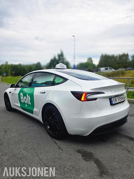 Tesla Model 3 4 of 24