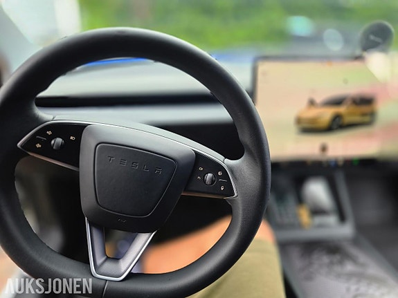 Tesla Model 3 12 of 24