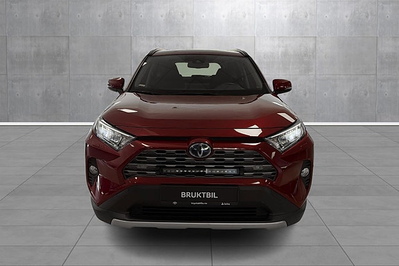Toyota RAV4 8 of 26