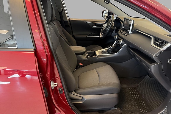 Toyota RAV4 15 of 26