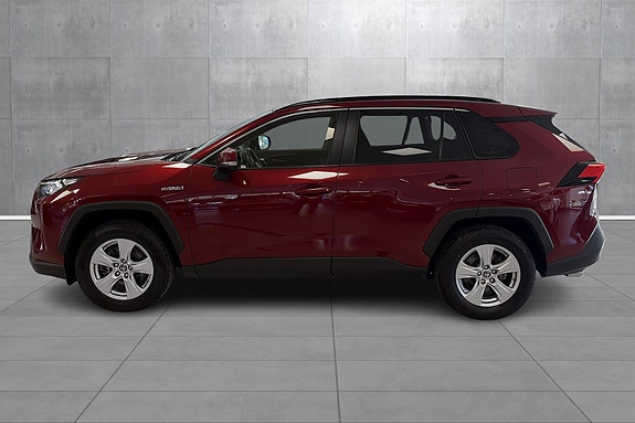 Toyota RAV4 2 of 26