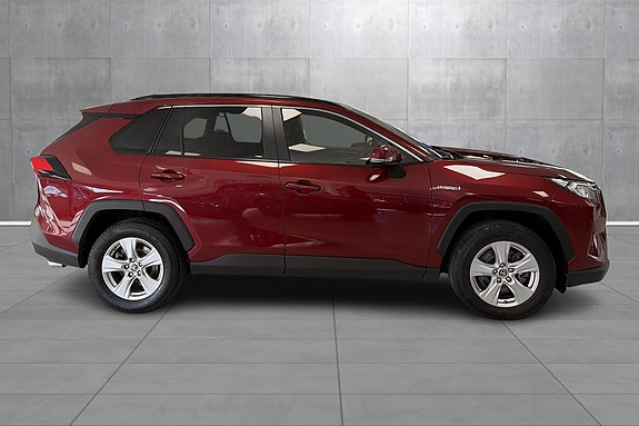 Toyota RAV4 6 of 26