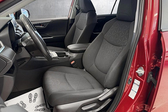 Toyota RAV4 12 of 26