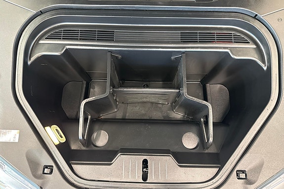 Ford Mustang Mach-E 28 of 29