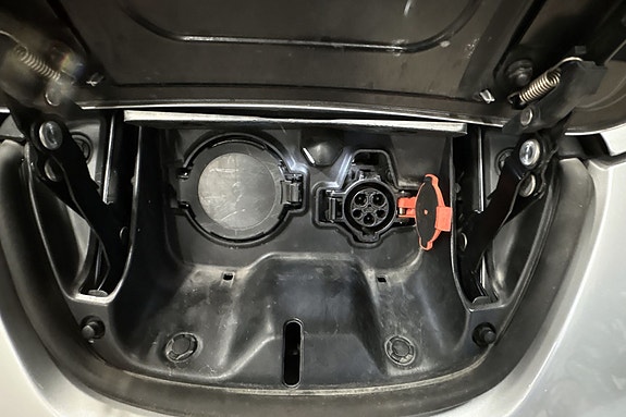 Nissan Leaf 9 of 20