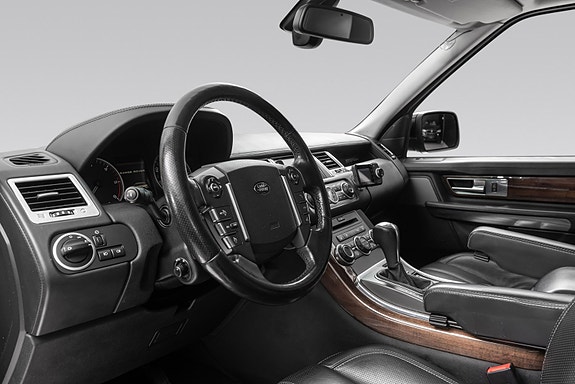 Land Rover Range Rover Sport 17 of 30