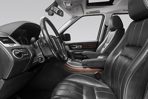 Land Rover Range Rover Sport 16 of 30