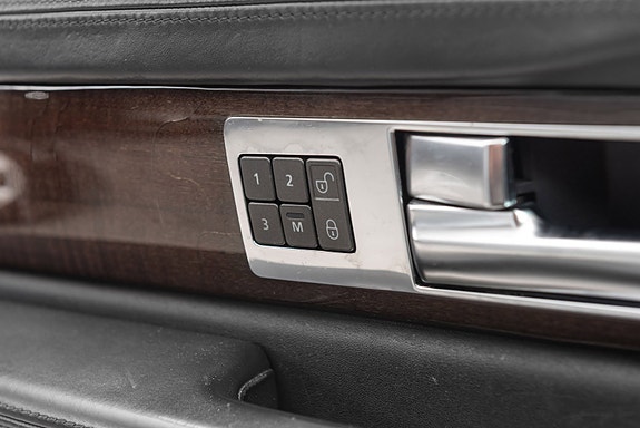 Land Rover Range Rover Sport 14 of 30