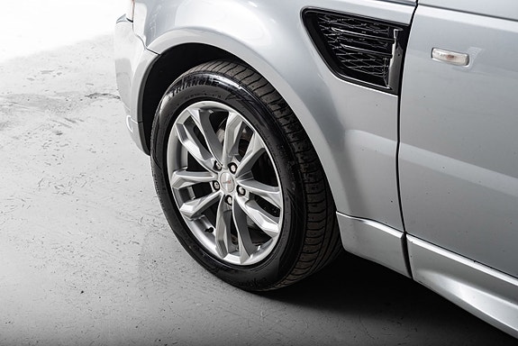 Land Rover Range Rover Sport 11 of 30