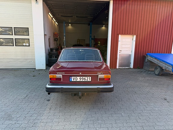 Volvo 242 5 of 22