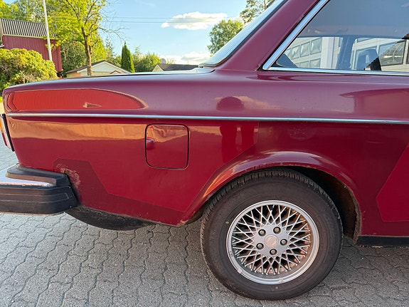 Volvo 242 19 of 22