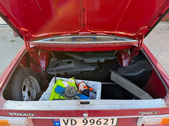 Volvo 242 10 of 22