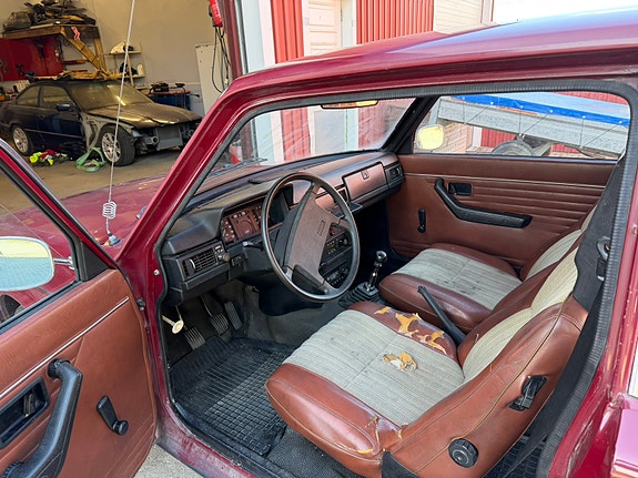 Volvo 242 8 of 22